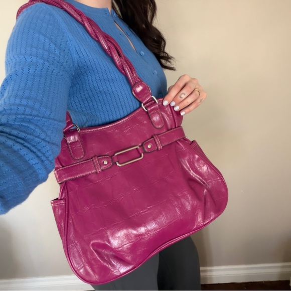 fuschia faux croc leather shoulder tote bag - Picture 2 of 14
